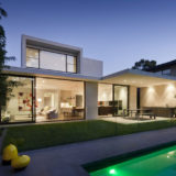 Modern-house-design-by-Lubelso